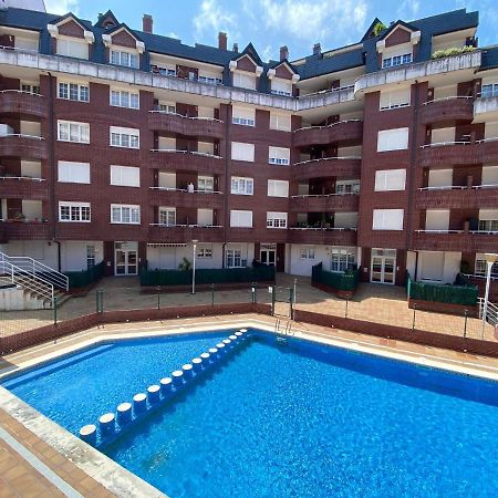 Paraiso Soleado: Piso Con Terraza, Piscina Y Garaje A 5 Min De Playa كاسترو أورديالس المظهر الخارجي الصورة