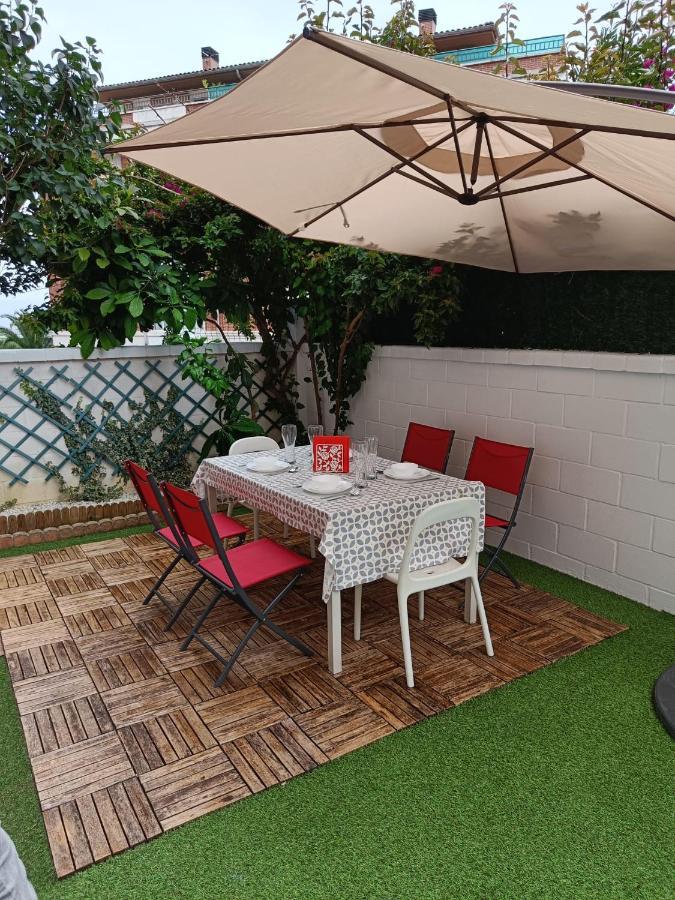 Paraiso Soleado: Piso Con Terraza, Piscina Y Garaje A 5 Min De Playa كاسترو أورديالس المظهر الخارجي الصورة