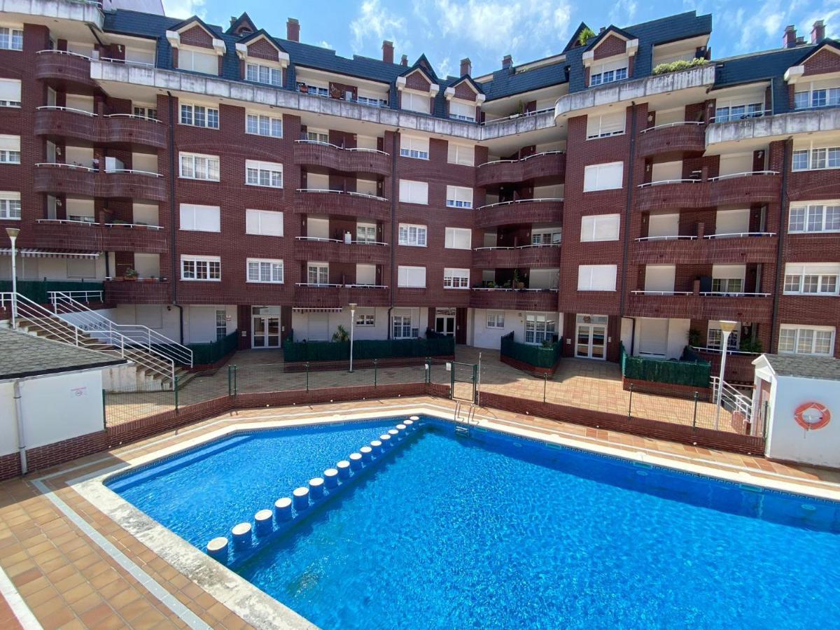Paraiso Soleado: Piso Con Terraza, Piscina Y Garaje A 5 Min De Playa كاسترو أورديالس المظهر الخارجي الصورة